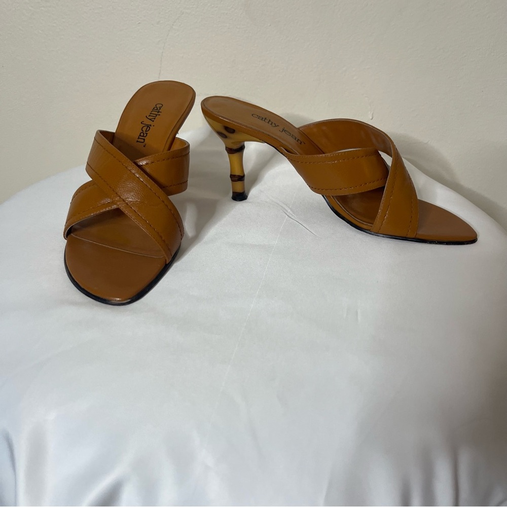 Cathy Jean Women’s Brown Leather Bamboo Style Kitten Heel‎ Slip On Shoes Sz 8